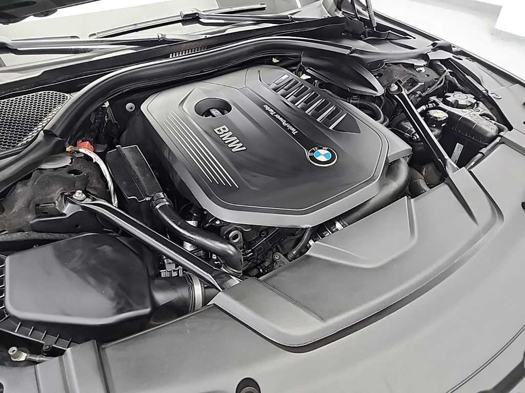 BMW 7 Series - Vista 5