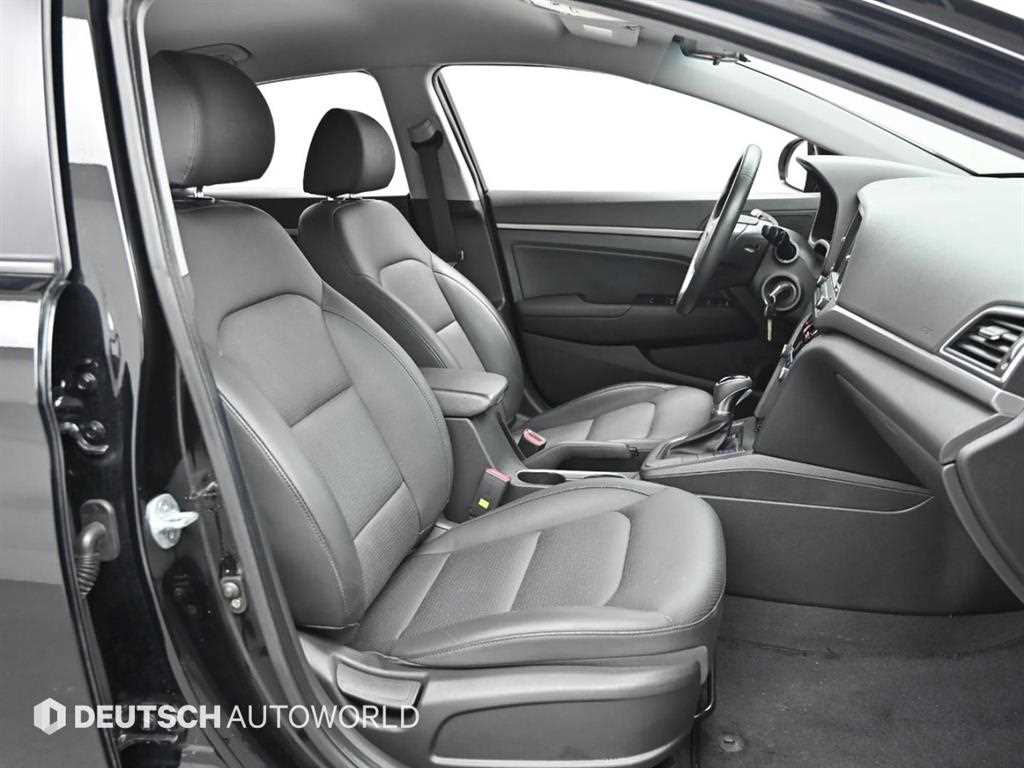 HYUNDAI Avante - Vista 10