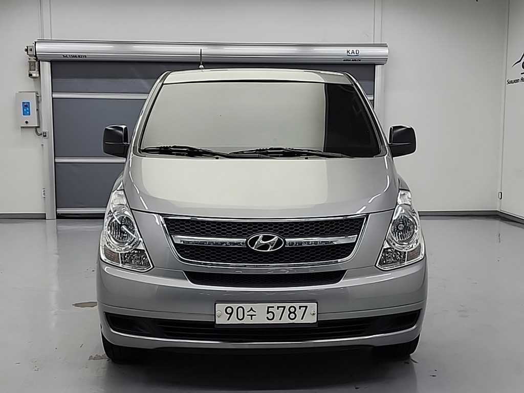 HYUNDAI Starex - Vista 2