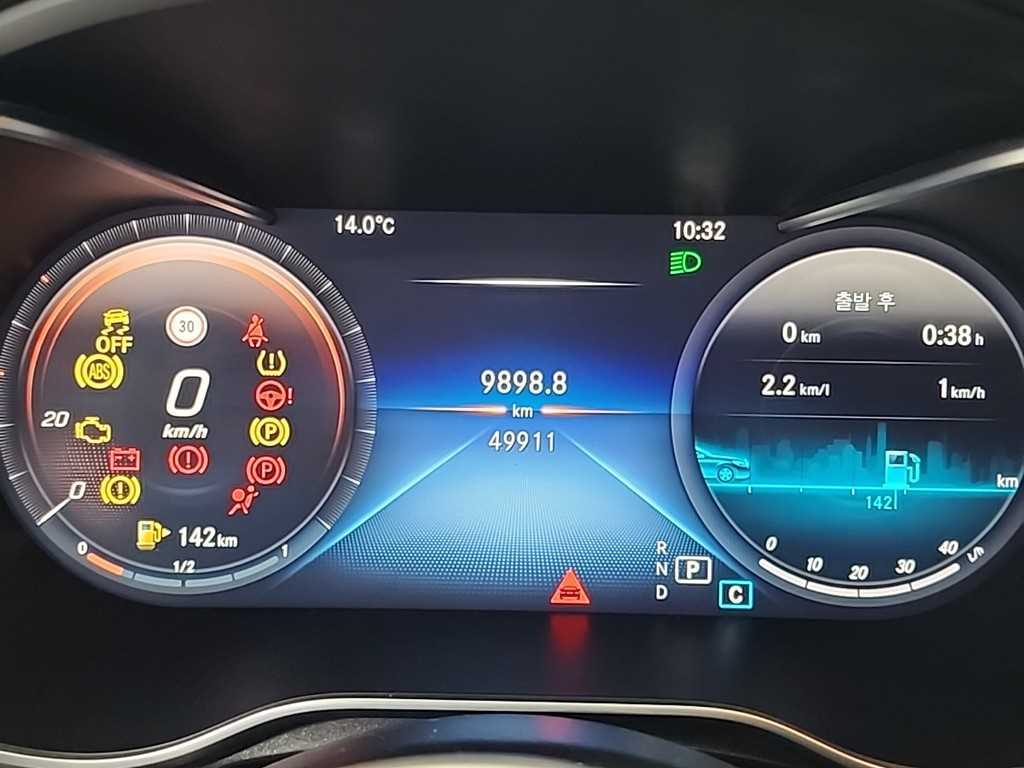 Mercedes Benz GLC Class - Vista 6