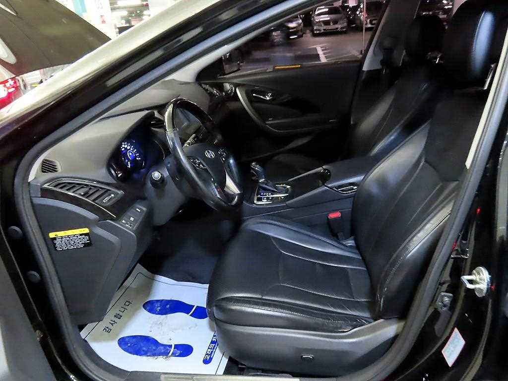 HYUNDAI Grandeur - Vista 6