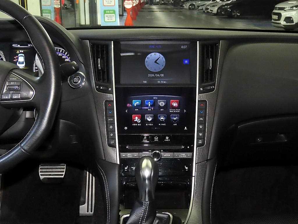 Infiniti Q - Vista 11