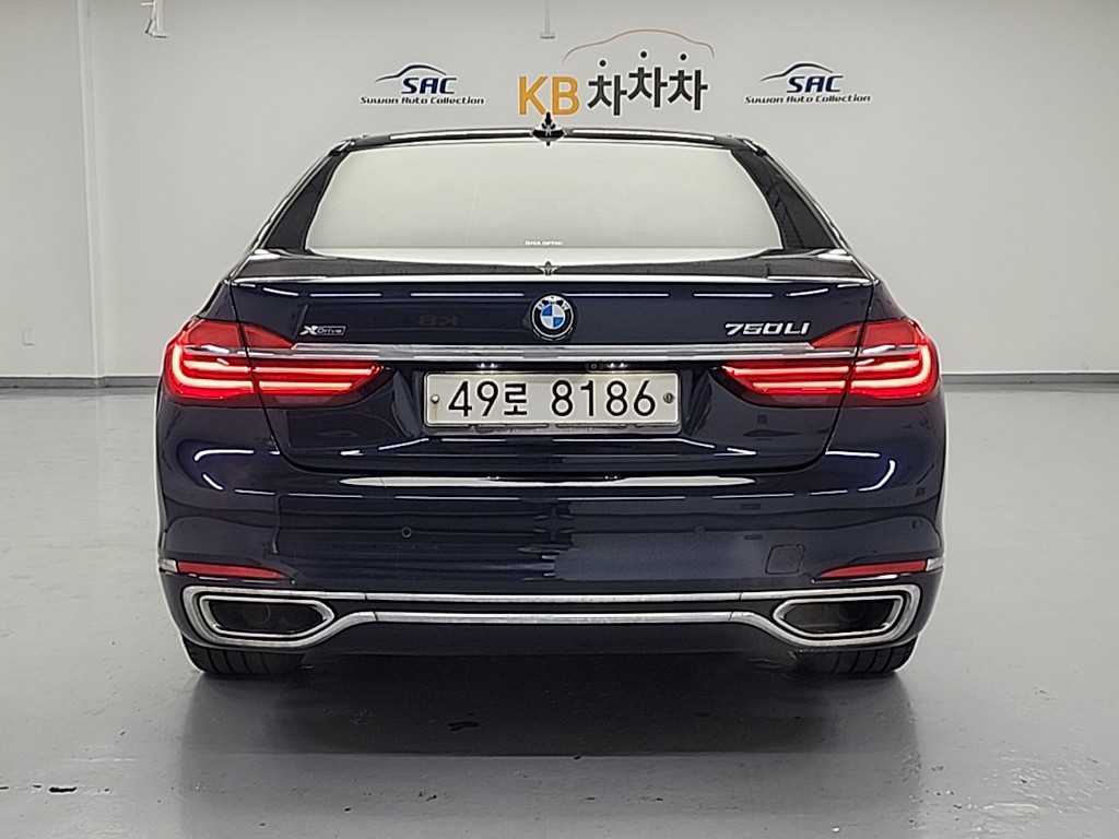 BMW 7 Series - Vista 3