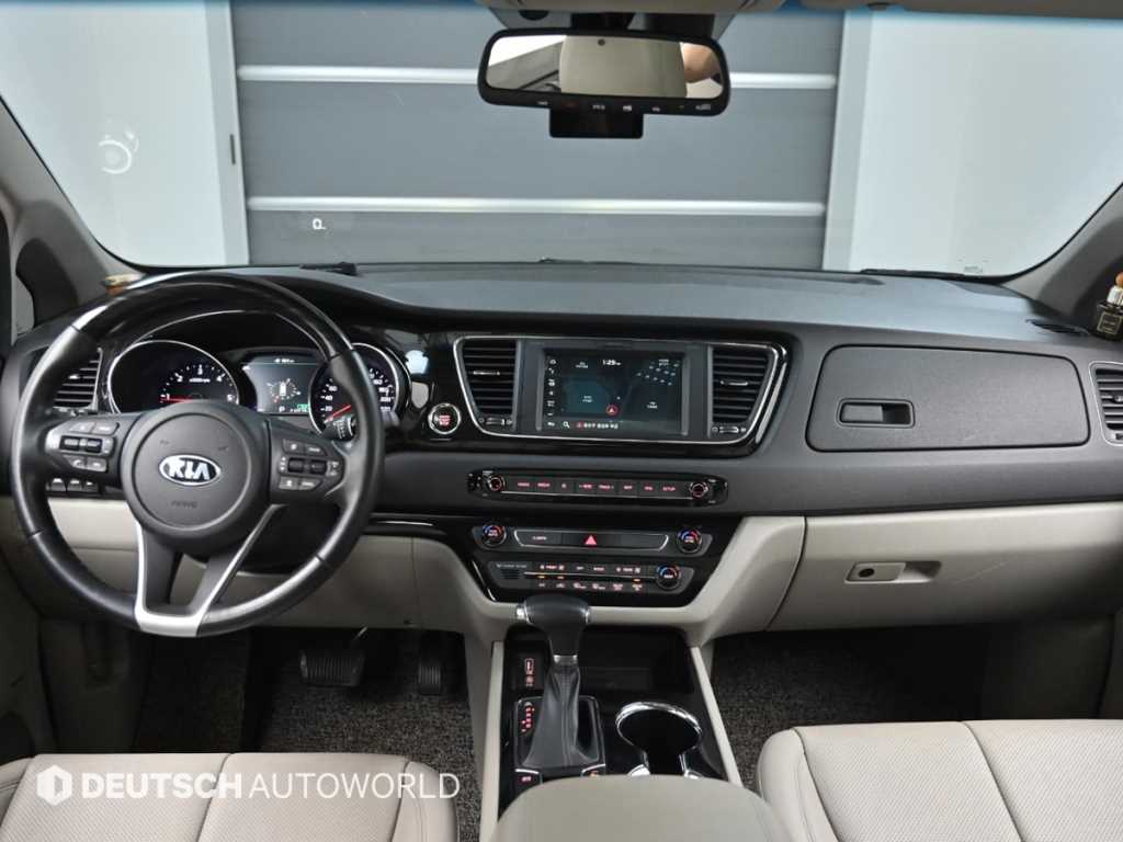 KIA Carnival - Vista 7