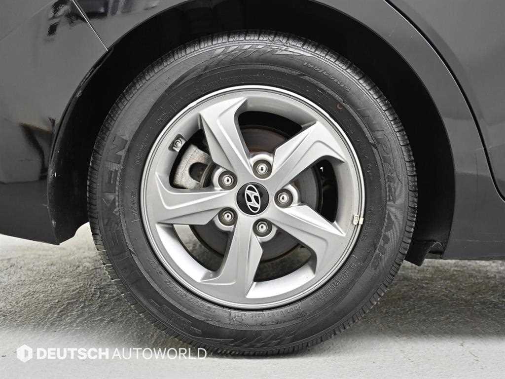 HYUNDAI Avante - Vista 5