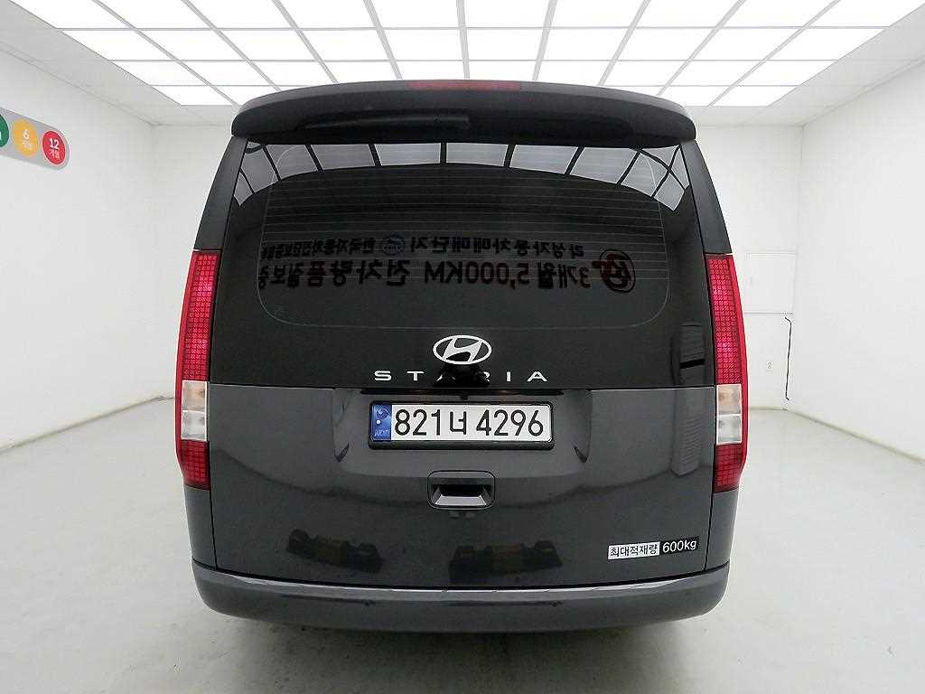 HYUNDAI Staria - Vista 3