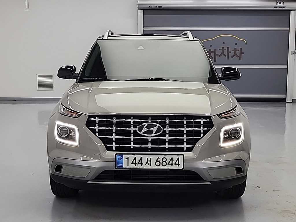 HYUNDAI Venue - Vista 2