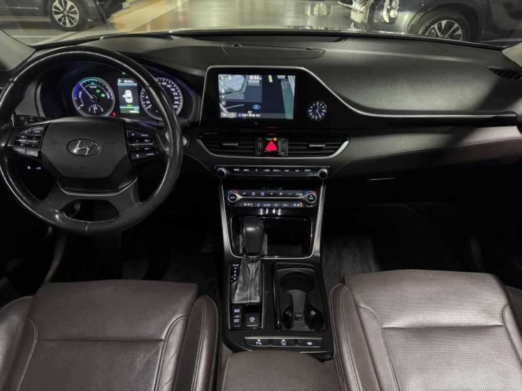 HYUNDAI Grandeur - Vista 7