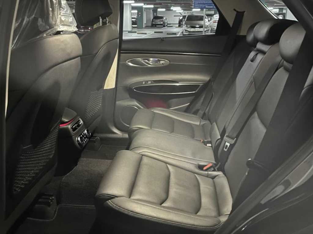 Genesis GV70 - Vista 7