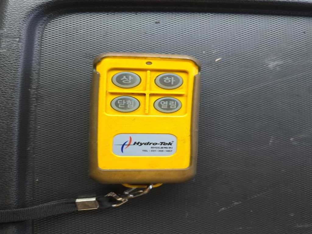 medium and large cargo truck - Vista 11