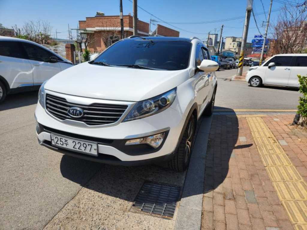 KIA Sportage 2012 Blanco - Importación desde Corea - HF Imports Iquique - Foto 1