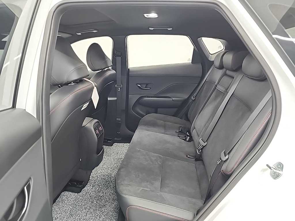 HYUNDAI Kona - Vista 12