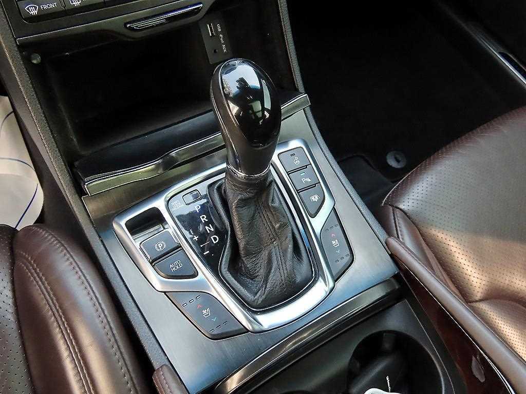 HYUNDAI Grandeur - Vista 10