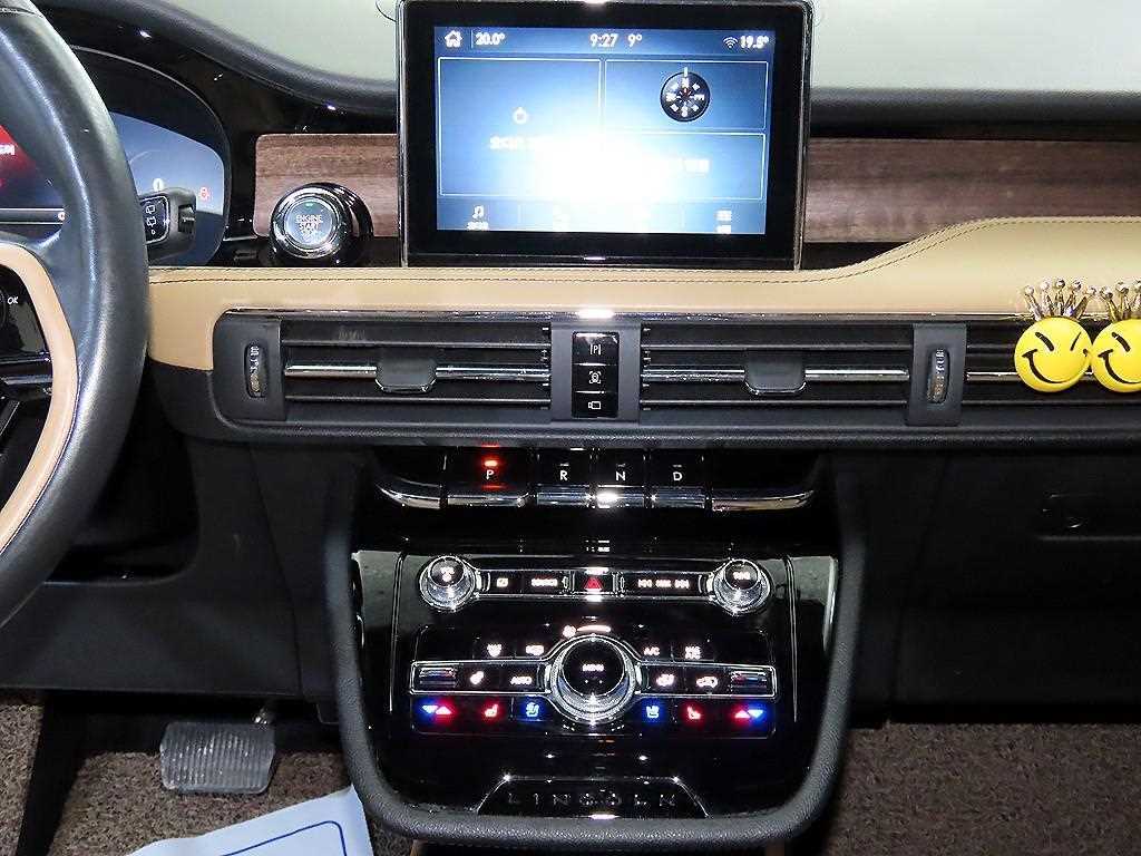 Lincoln Corsair - Vista 11