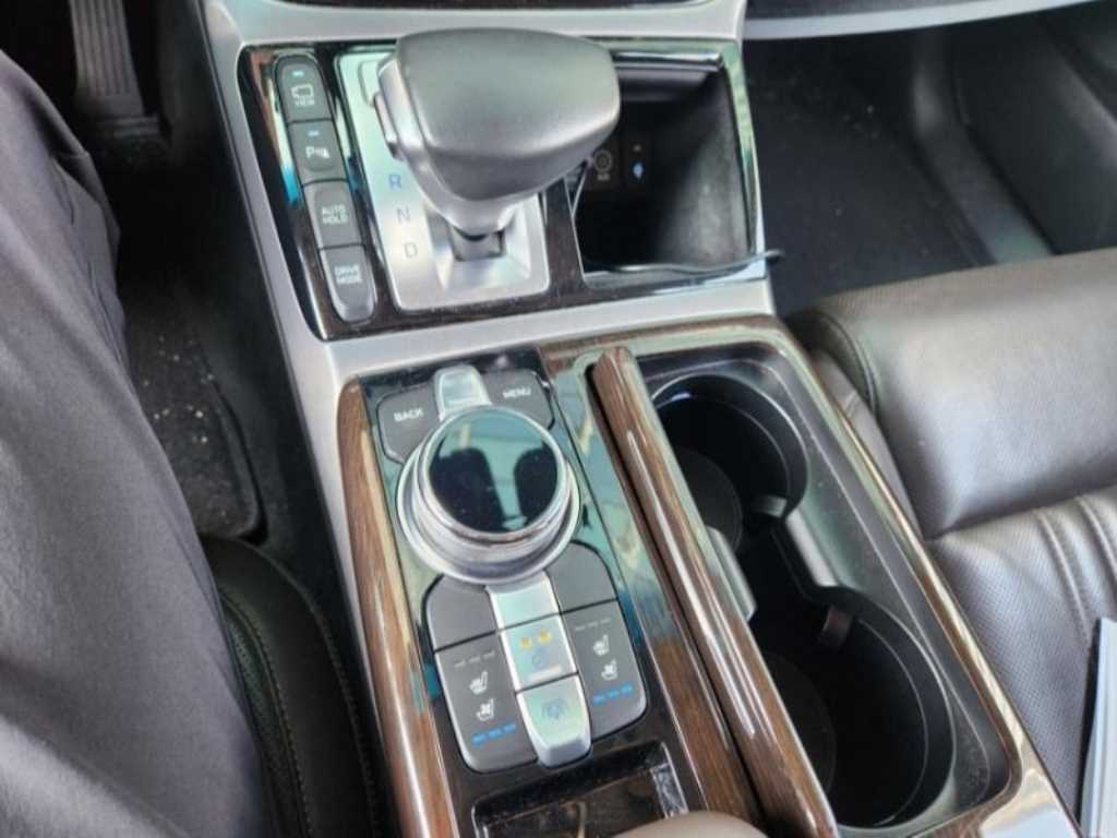 Genesis EQ900 - Vista 8