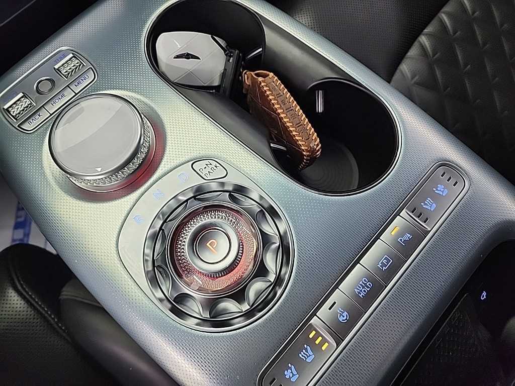 Genesis GV60 - Vista 8