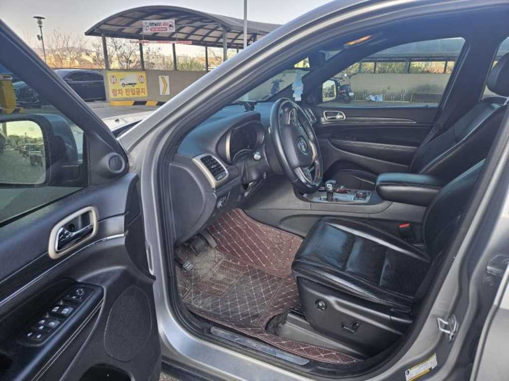 Jeep Cherokee - Vista 5