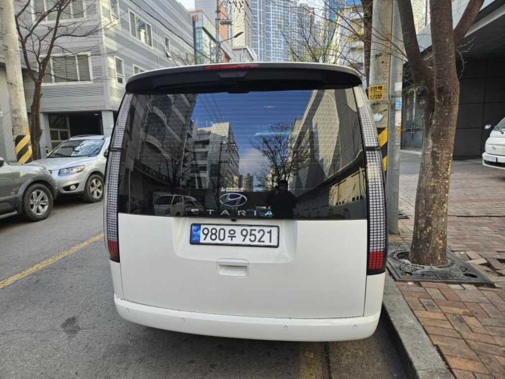 HYUNDAI Staria - Vista 5