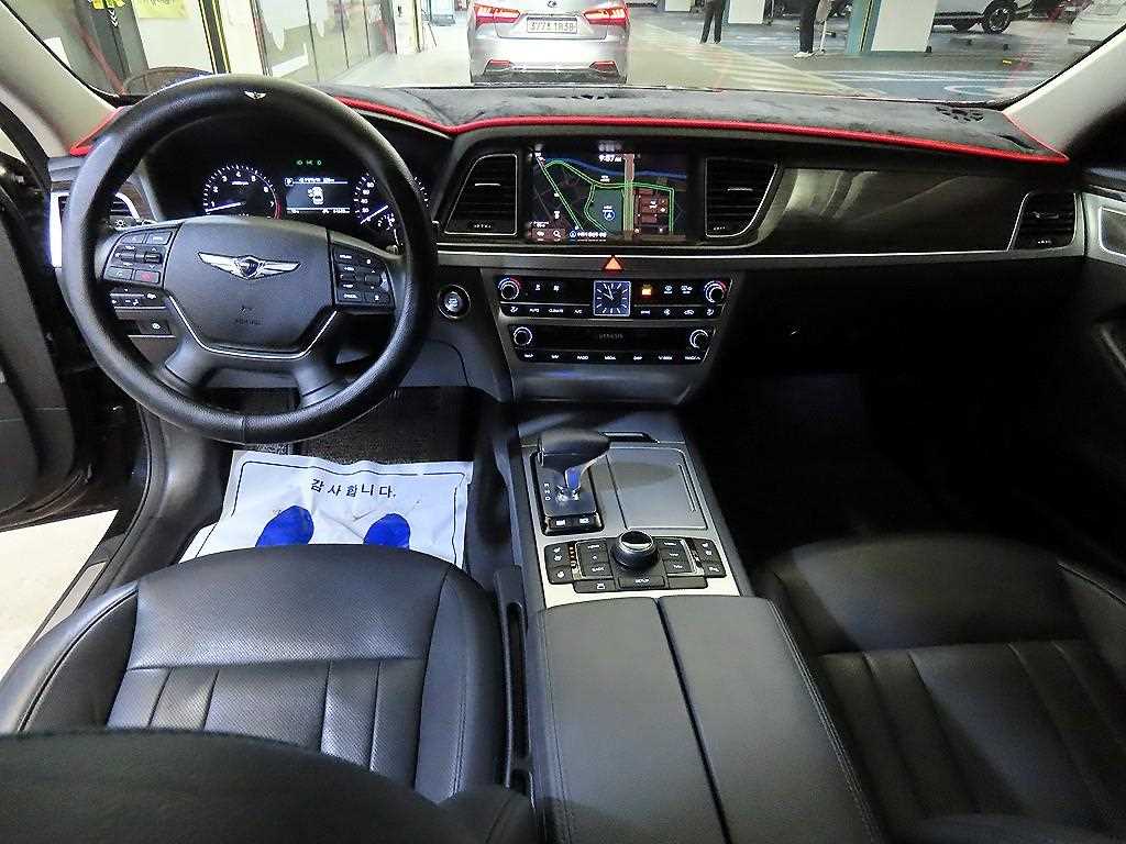 Genesis G80 - Vista 10