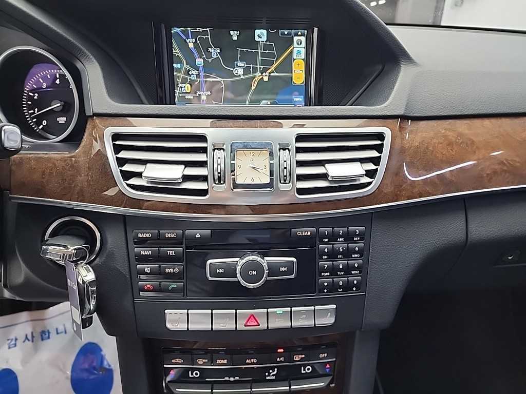 Mercedes Benz E class - Vista 10