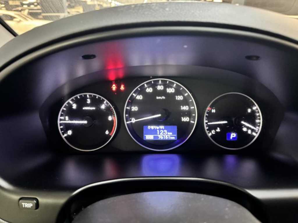 HYUNDAI Starex - Vista 7