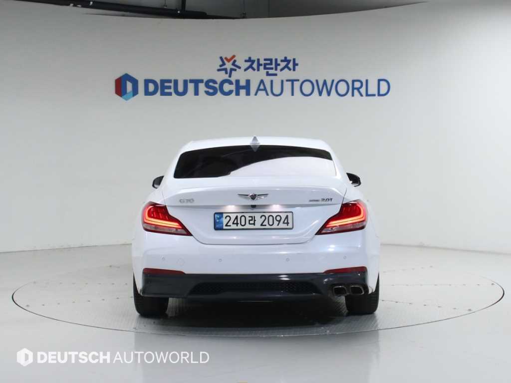 Genesis G70 - Vista 4