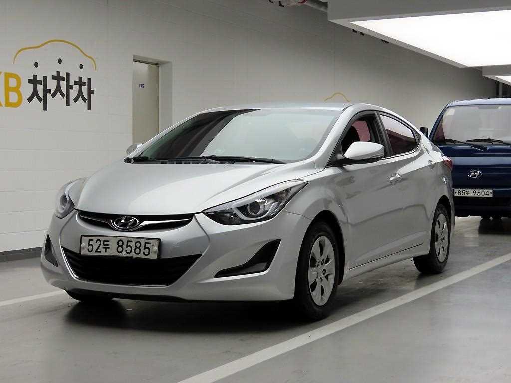 HYUNDAI Avante - Vista 2