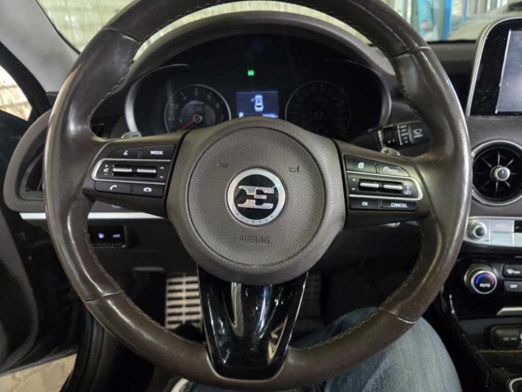 KIA Stinger - Vista 6