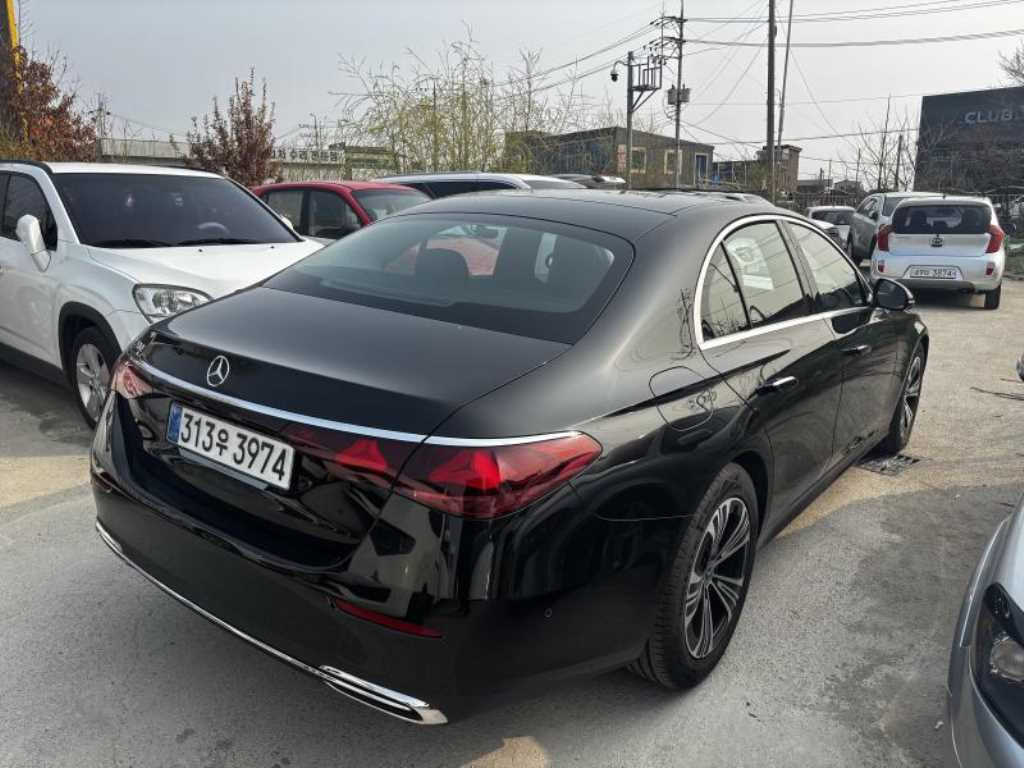 Mercedes Benz E class - Vista 5