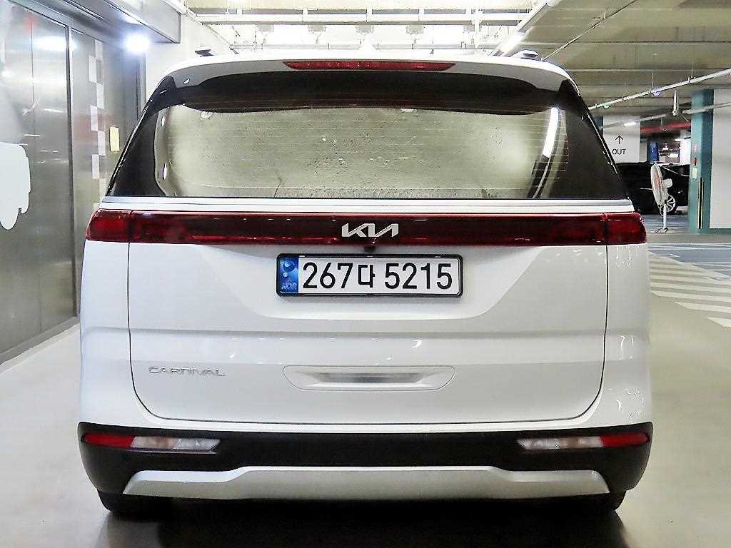 KIA Carnival - Vista 5