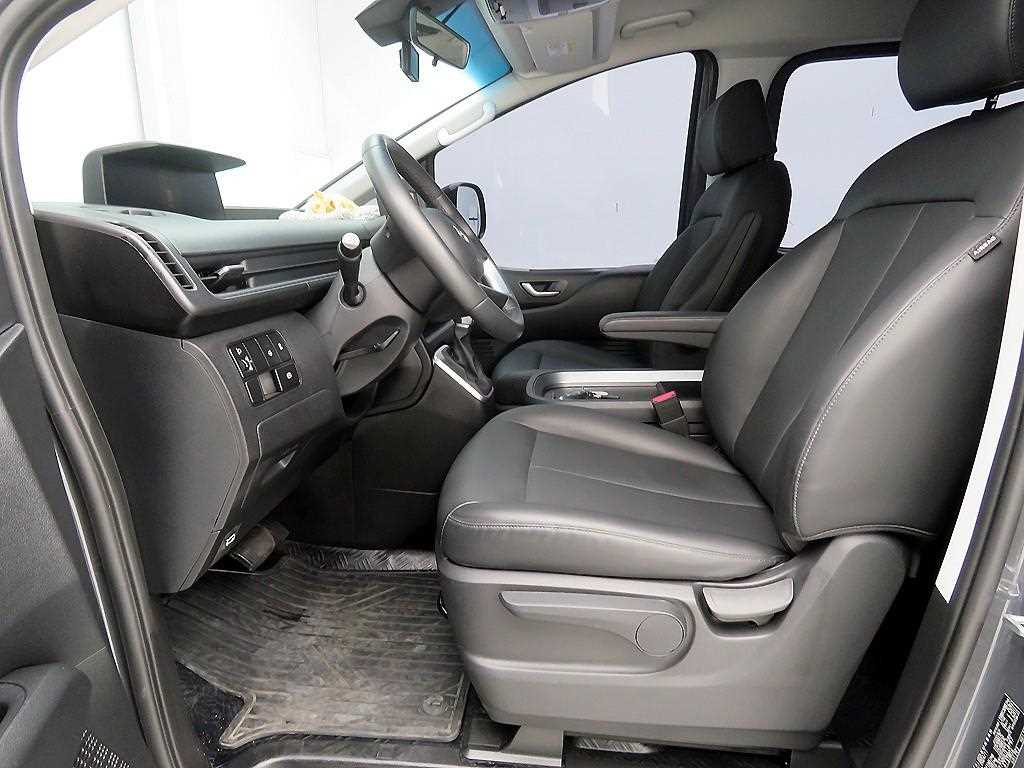 HYUNDAI Staria - Vista 7