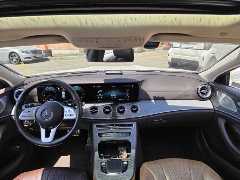 Mercedes Benz CLS Class - Vista 8