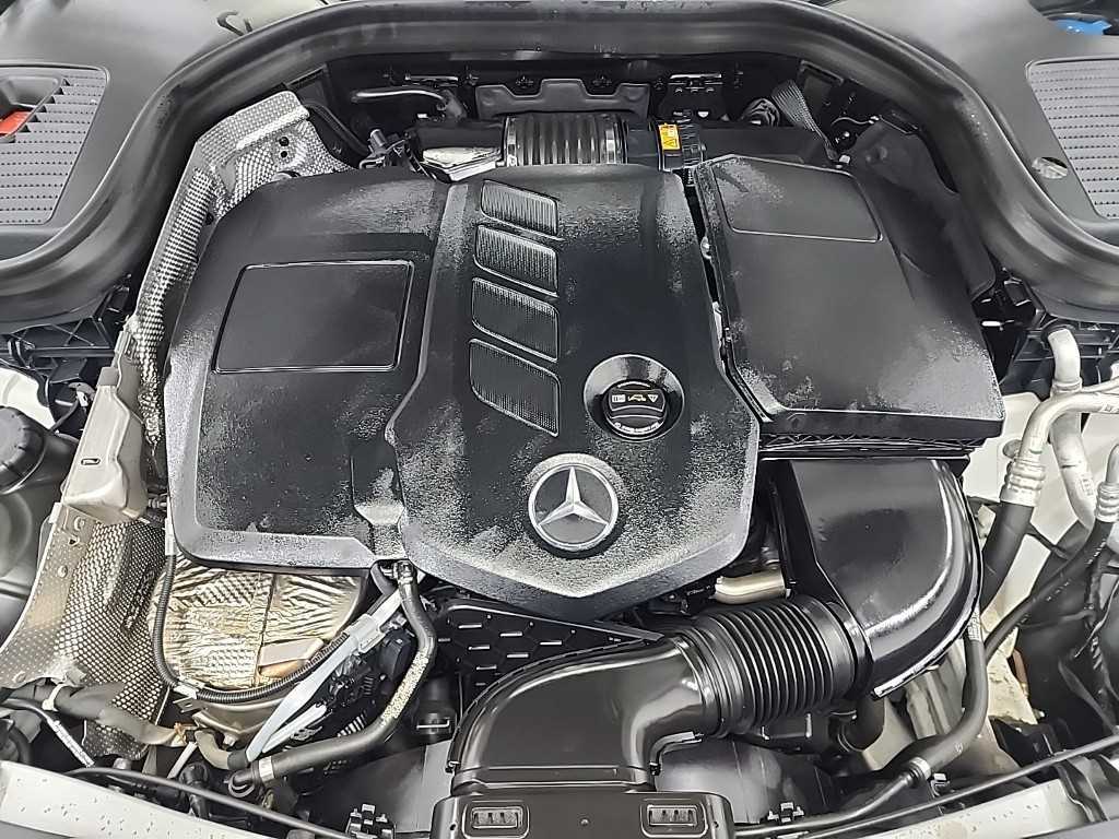 Mercedes Benz GLC Class - Vista 5