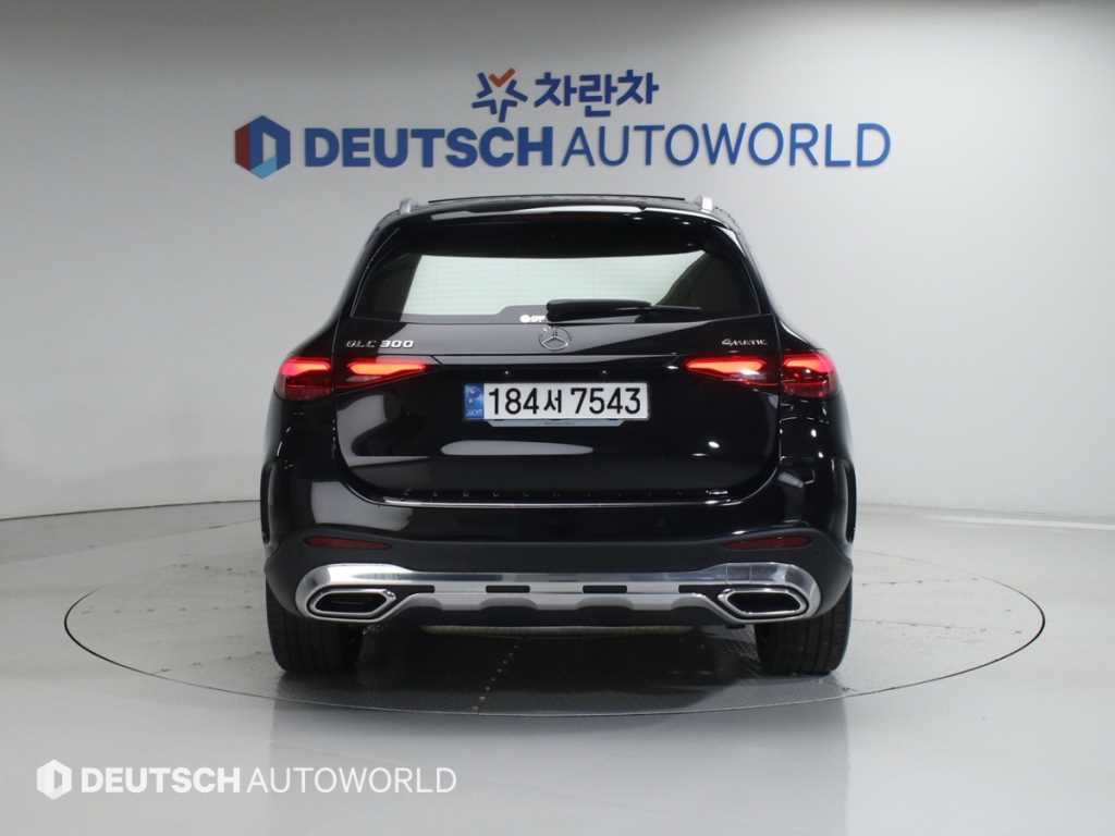 Mercedes Benz GLC Class - Vista 4