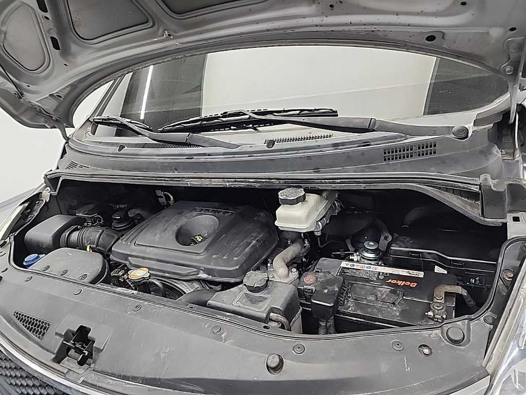 HYUNDAI Starex - Vista 5