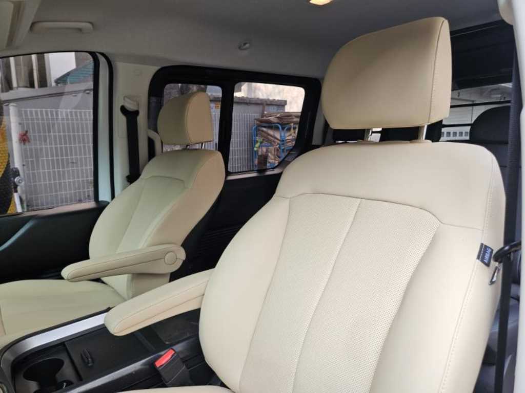 HYUNDAI Staria - Vista 11