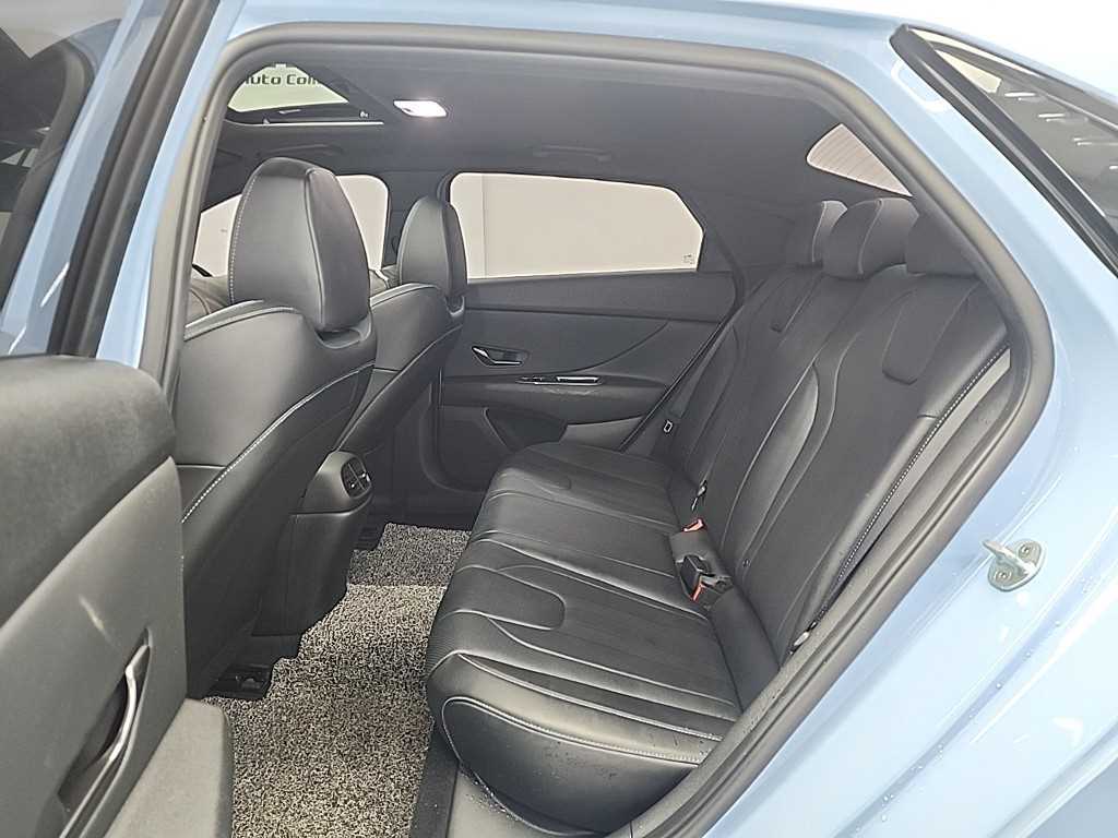 HYUNDAI Avante - Vista 12