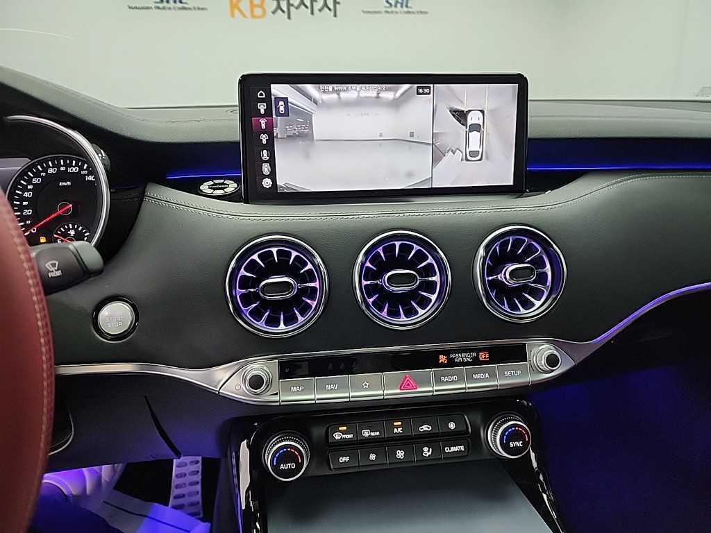 KIA Stinger - Vista 10