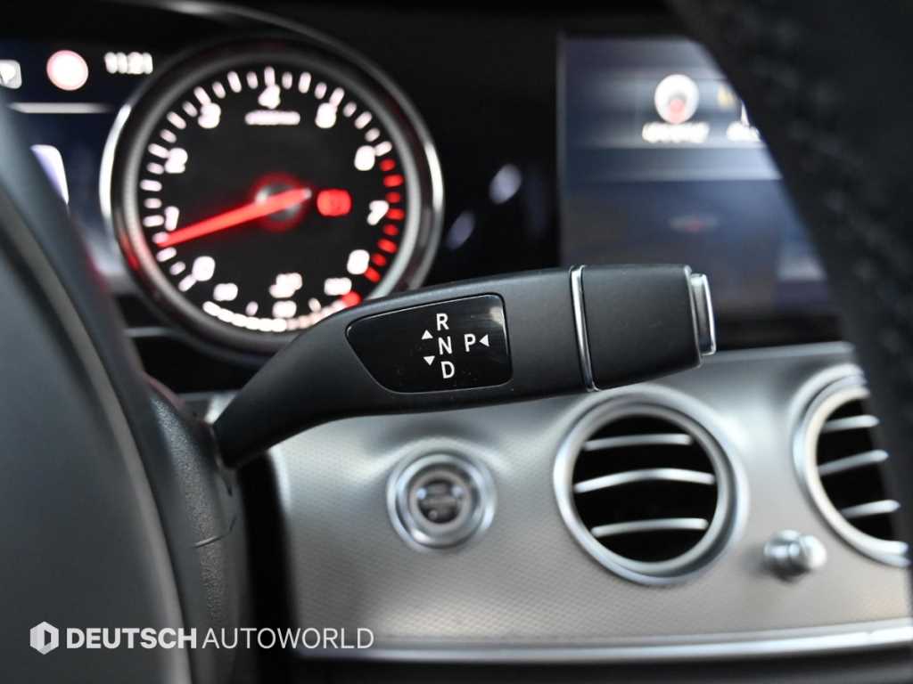 Mercedes Benz E class - Vista 9