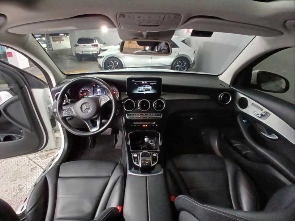 Mercedes Benz GLC Class - Vista 6