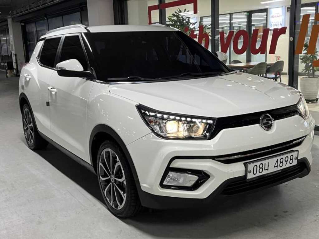 Ssangyong Tivoli 2018 Blanco - Importación desde Corea - HF Imports Iquique - Foto 1