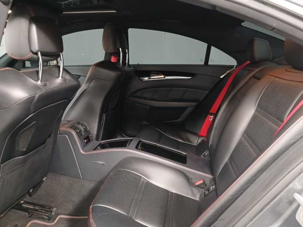 Mercedes Benz CLS Class - Vista 8