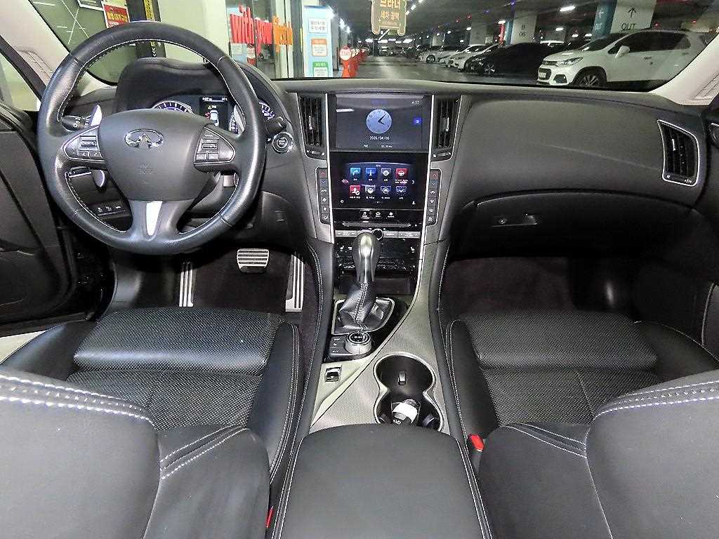 Infiniti Q - Vista 10