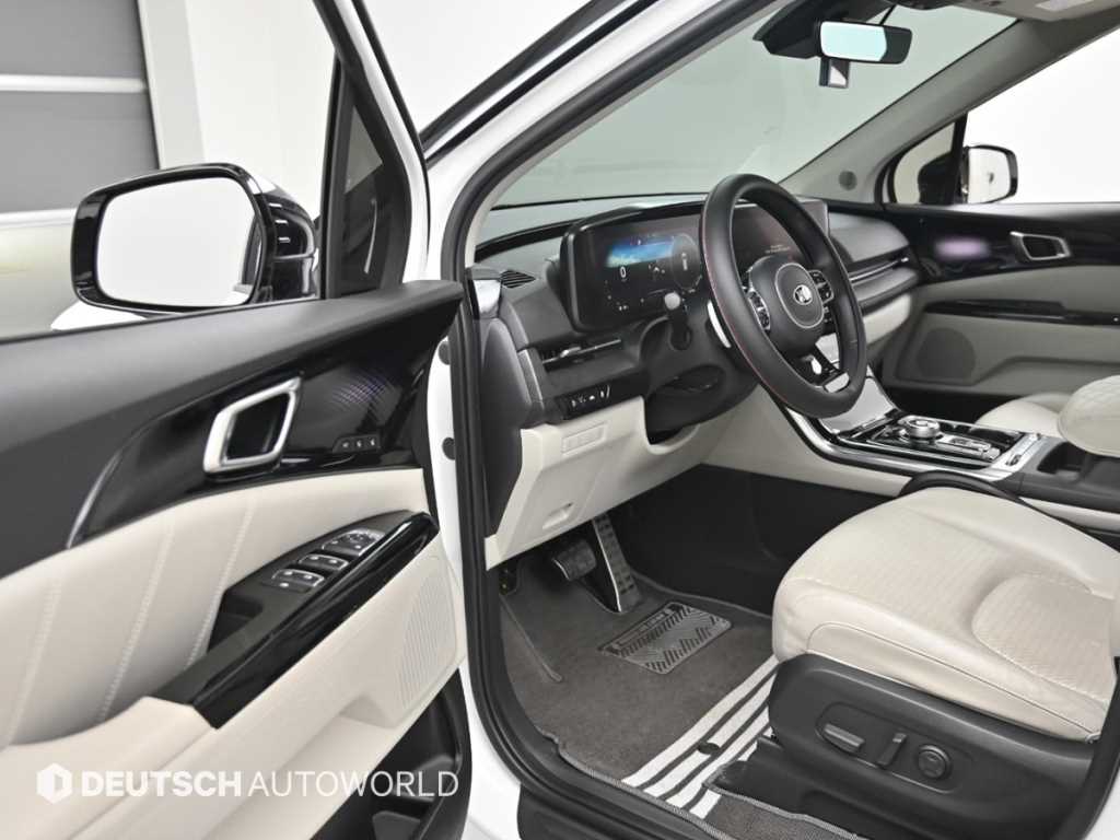 KIA Carnival - Vista 11