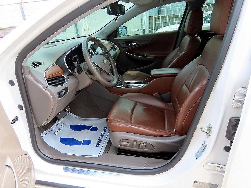 Chevrolet Malibu - Vista 5