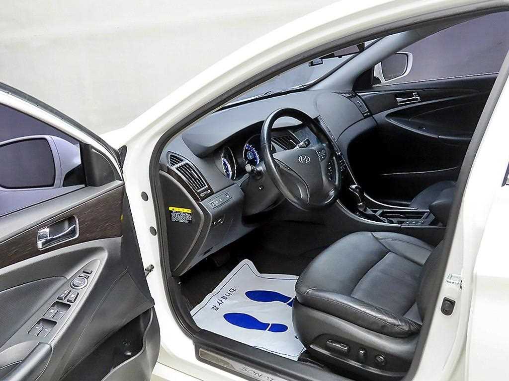 HYUNDAI Sonata - Vista 5