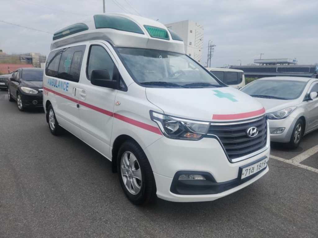HYUNDAI Starex - Vista 3