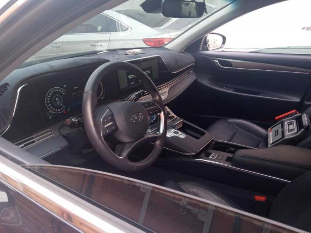 HYUNDAI Grandeur - Vista 8