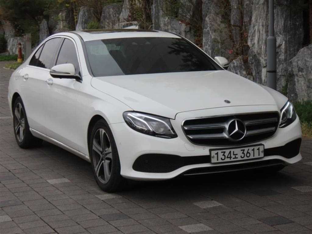 Mercedes Benz E class - Vista 2