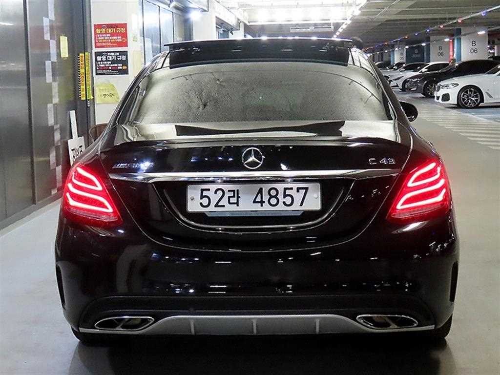 Mercedes Benz C Class - Vista 5